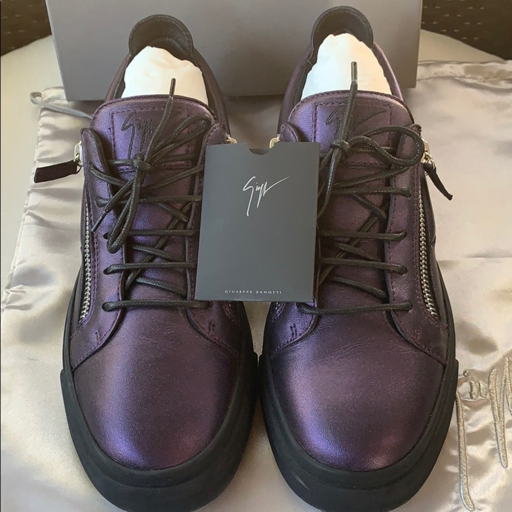 Men’s shoes